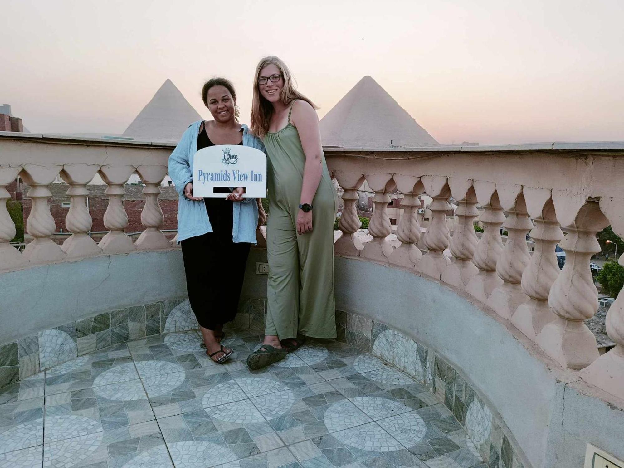 Queen Pyramids View Inn Kafret el-Gabal Eksteriør bilde