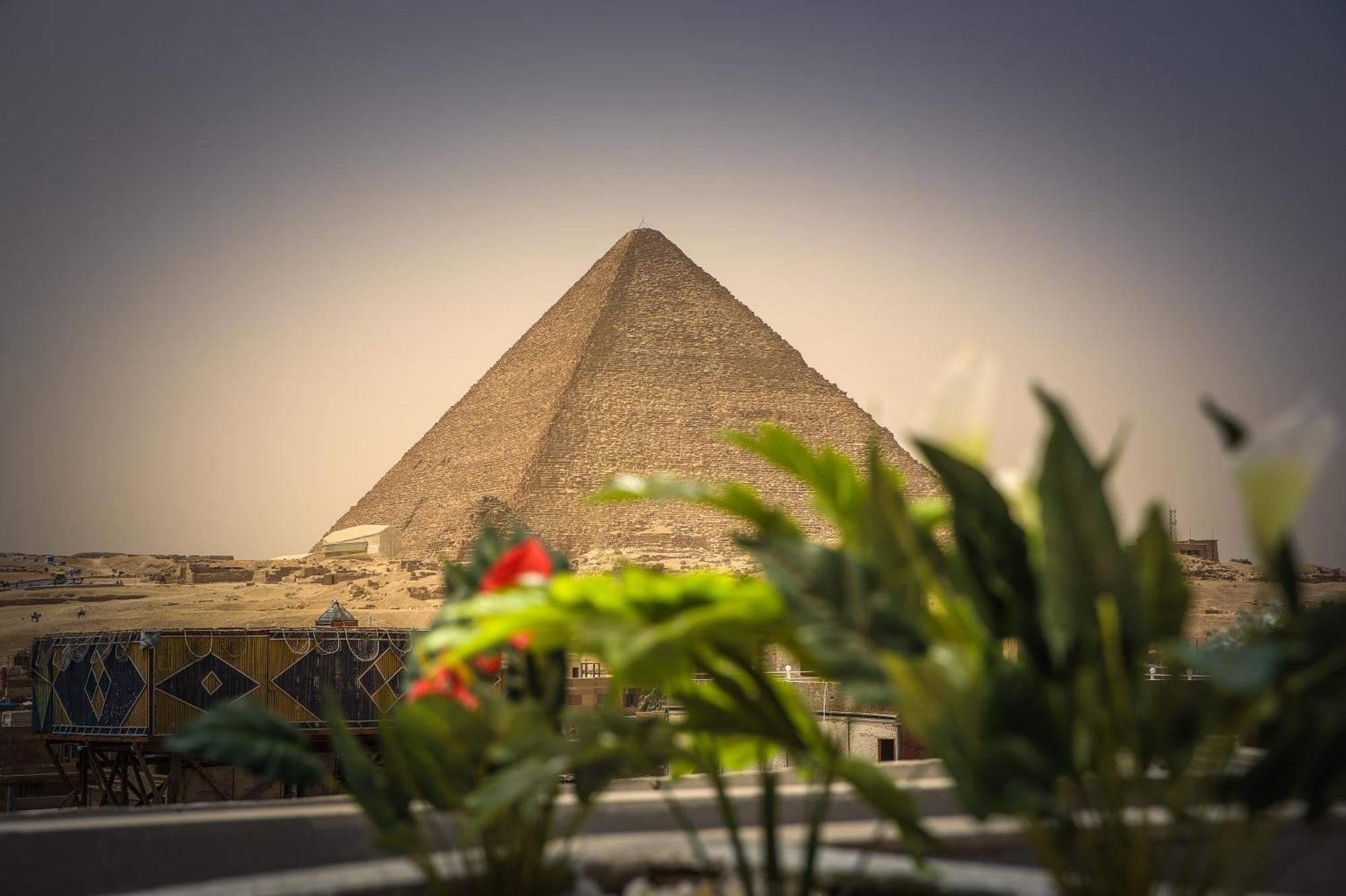 Queen Pyramids View Inn Kafret el-Gabal Eksteriør bilde